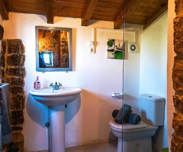 Casa Rústica, Perto Do Castelo De *